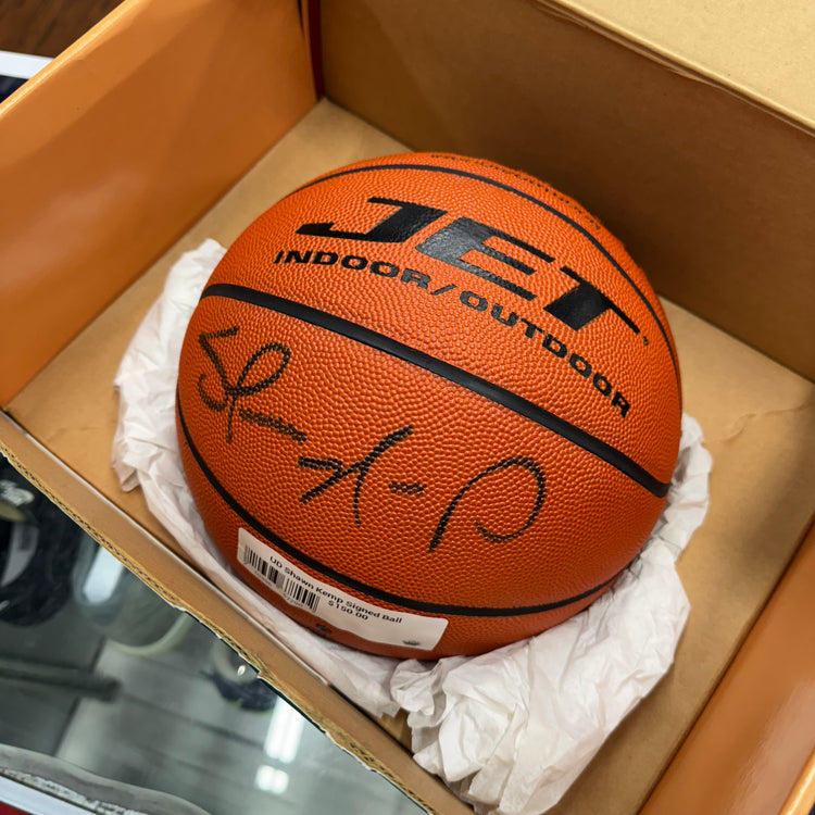 Upper Deck Shawn Kemp Autographed Ball