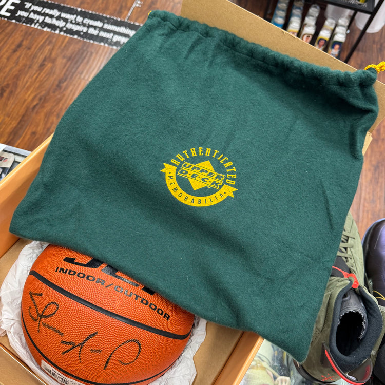 Upper Deck Shawn Kemp Autographed Ball