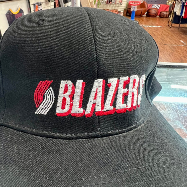 Lightwear Blazers 90's Light-up Hat