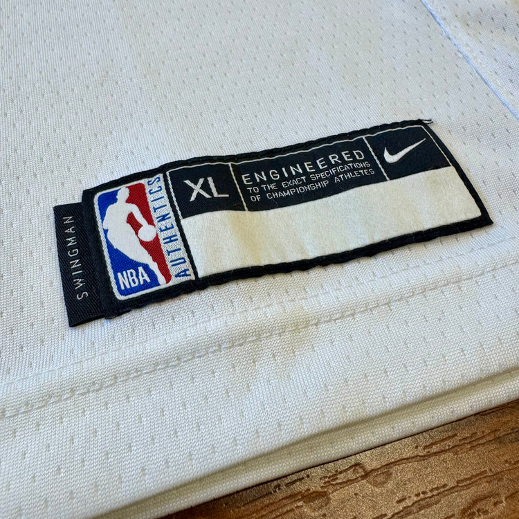 NWT Nike Nuggets Nikola Jokic Youth XL