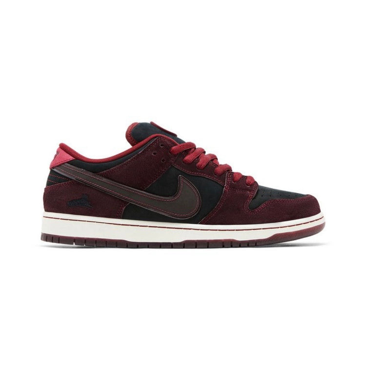 DS Nike SB Dunk Low Riot Skateshop Men’s 9