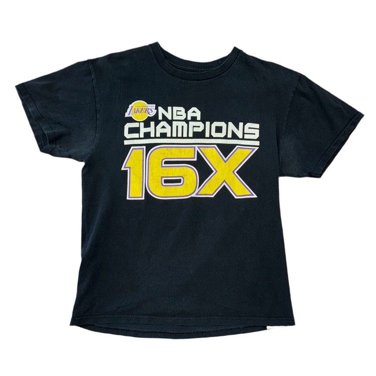 LA Lakers 16X Champs Tee Sz M