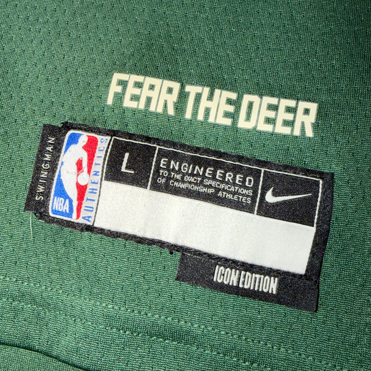 Nike Milwaukee Bucks Damian Lillard Jersey Sz YL