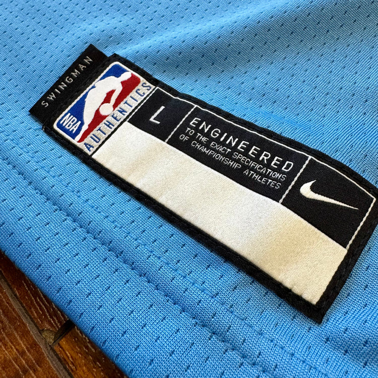 NWT Nike Kings De'Aaron Fox Jersey Youth L