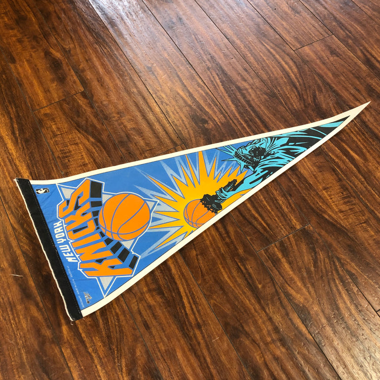 Wincraft 90s New York Knicks Statue of Liberty Pennant