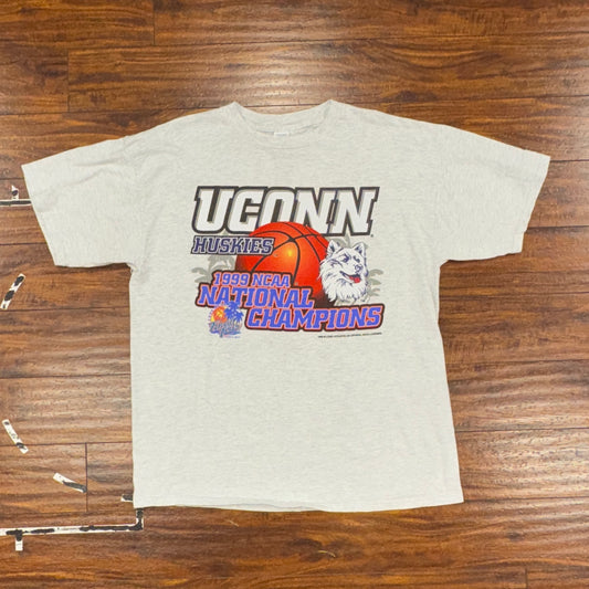 Logo 7 1999 UCONN Champs Tee Sz L