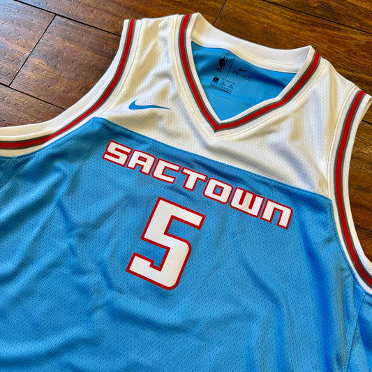 NWT Nike Kings De'Aaron Fox Jersey Youth L