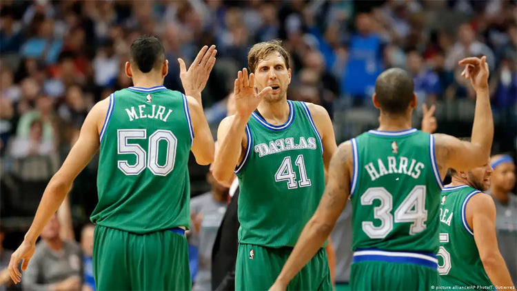 Adidas Hardwood Classics 2015-16 Dallas Mavericks Dirk Nowitzki Classic Jersey Sz S