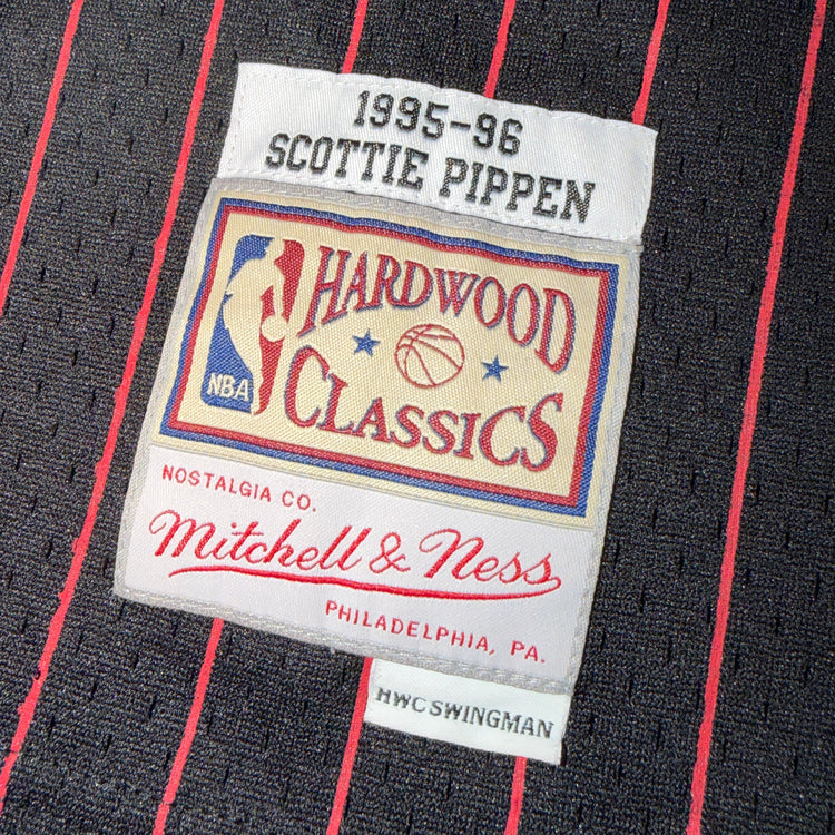 MN Chicago Bulls Scottie Pippen Jersey Sz YM