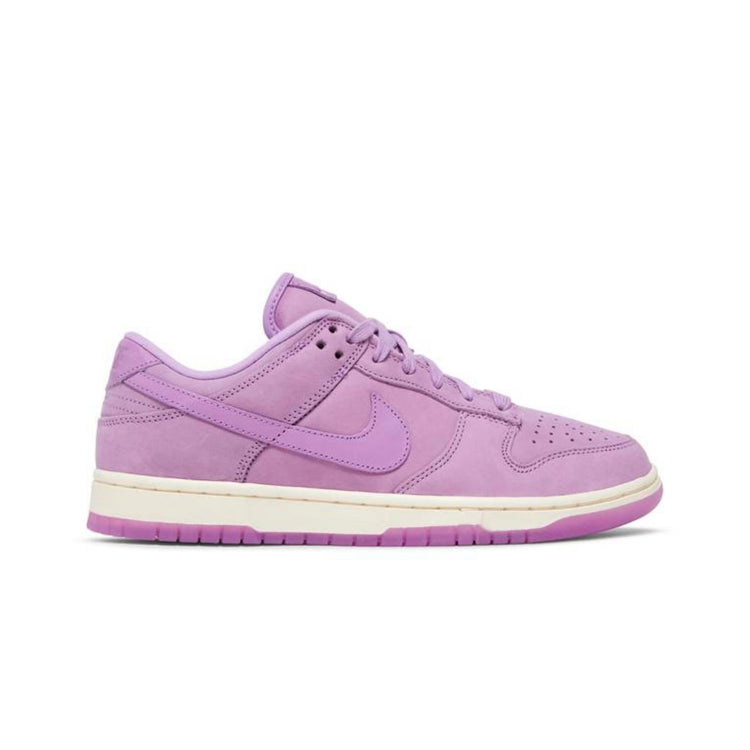 W Nike Dunk Low...Fuchsia