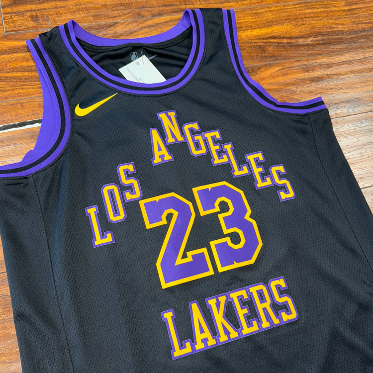 Nike Los Angeles Lakers LeBron James Jersey Sz M