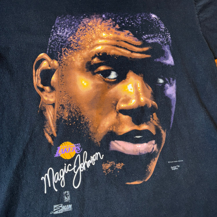 SS Lakers Magic Big Face Tee Sz XL