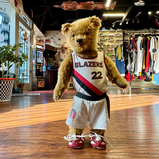 Bunker Hill 90’s Blazers Clyde Drexler Bear