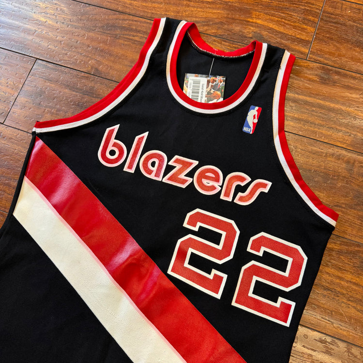 Sand-Knit 80’s Blazers Clyde Drexler Jersey Sz M