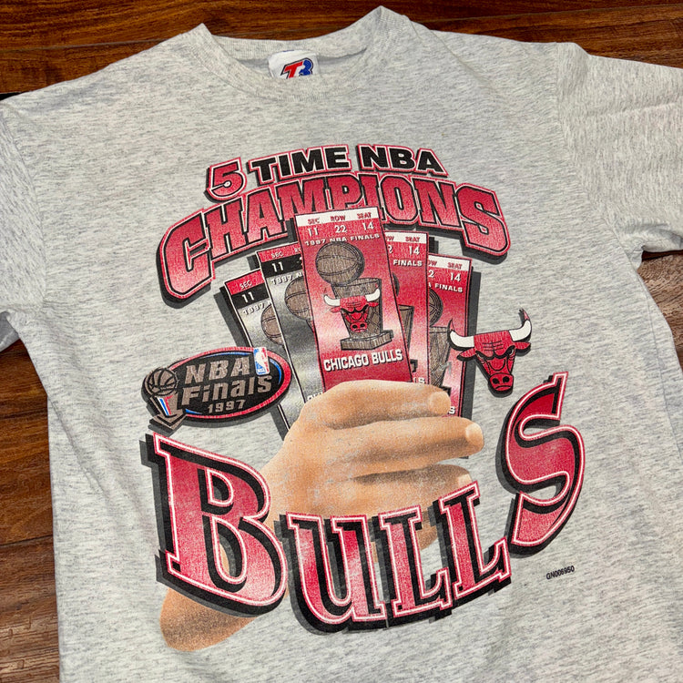 TR 1997 5X Chicago Bulls Champs Tee Sz YL