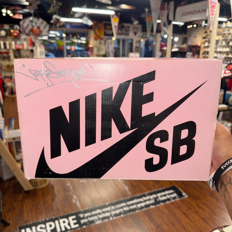 PREOWNED Signed Nike SB Dunk Low Jeff Staple Panda Pigeon Men’s 9