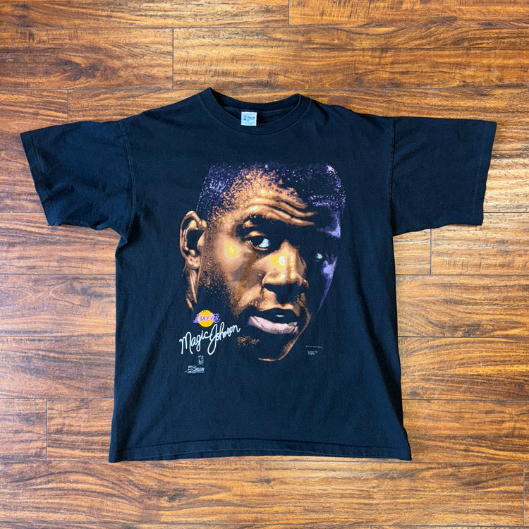 SS Lakers Magic Big Face Tee Sz XL