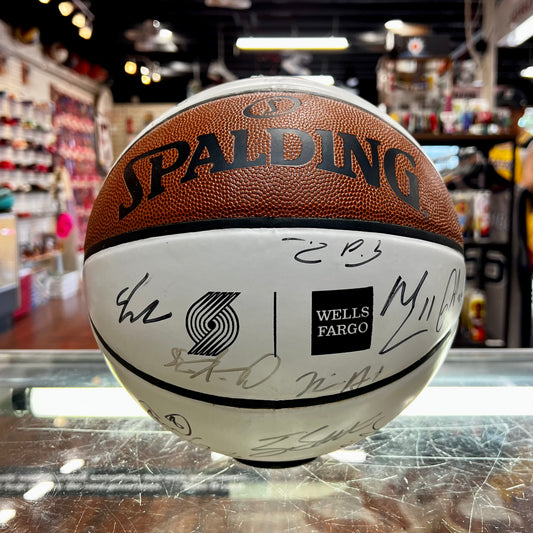 Spalding Blazers 2018-19 Team Autographed Ball