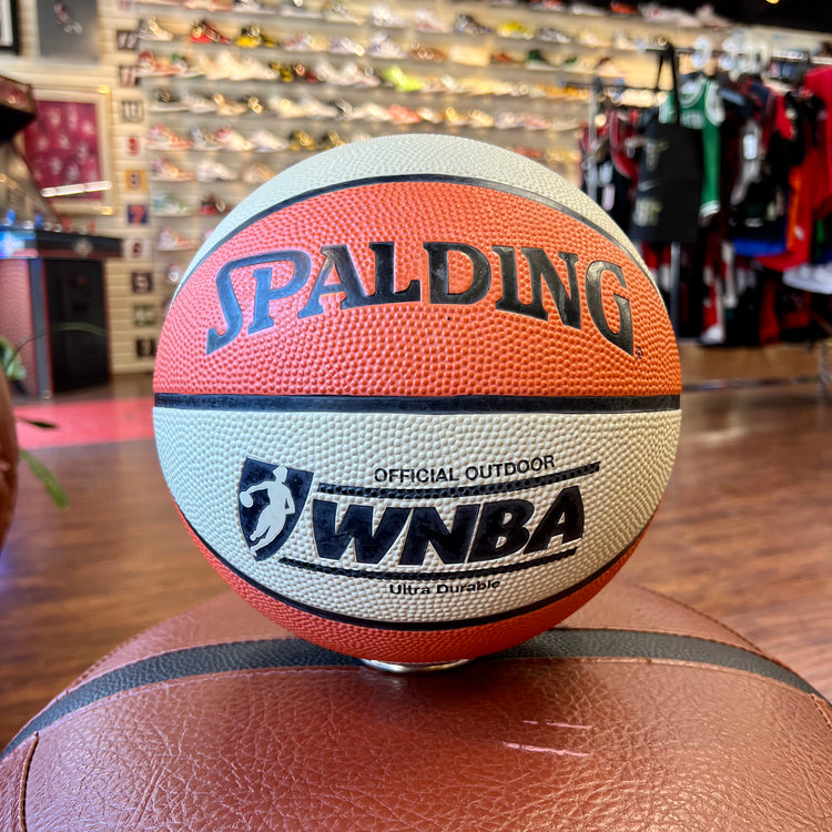 Spalding 00’s WNBA Outdoor Ball