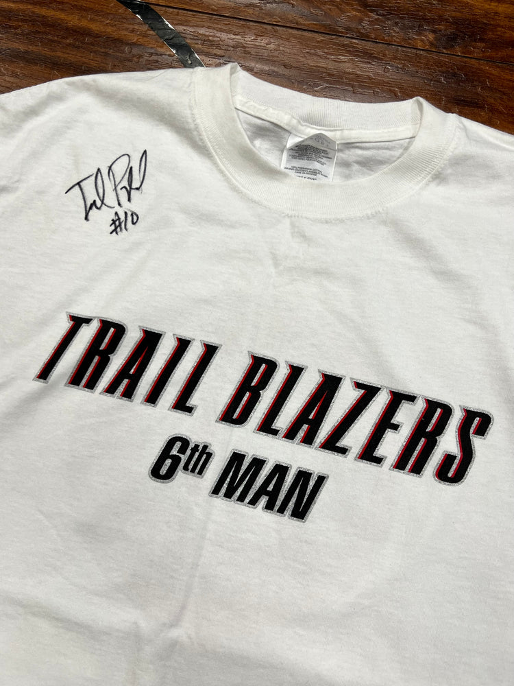 Trail Blazers 00’s “6th Man” Autographed Joel Pryzbilla Size XL